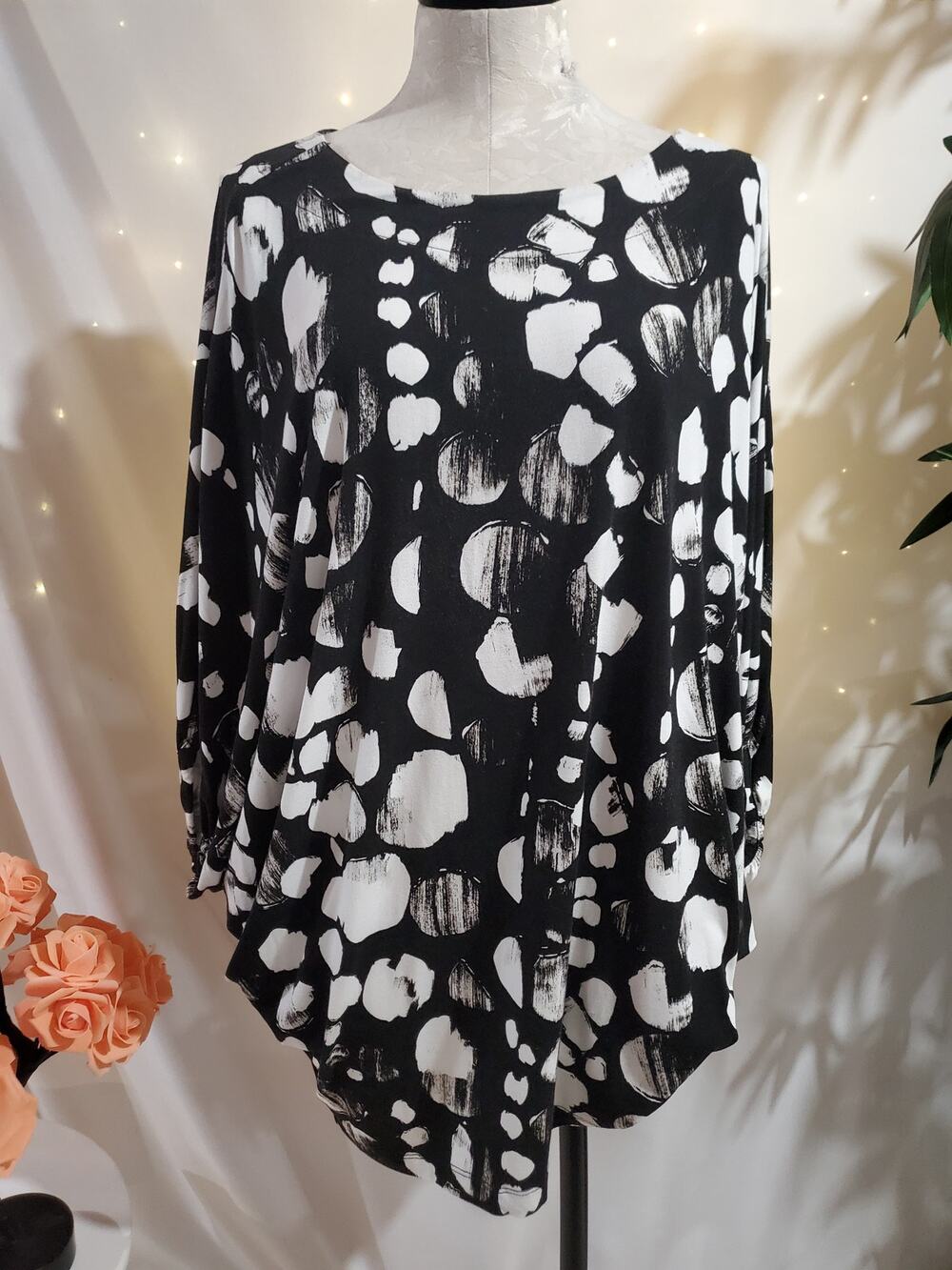 Bryn Walker Italian Stretch Viscose Geometric Circle 3/4 Sleeve Tunic Top Size M